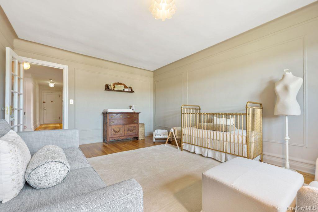 Scarsdale, New York 10583, United States, 2 Bedrooms Bedrooms, ,1 BathroomBathrooms,Residential,Active,201909