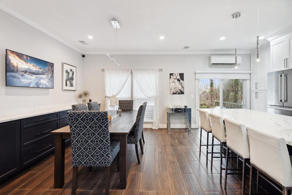 27 The Mews, Syosset, New York image 12