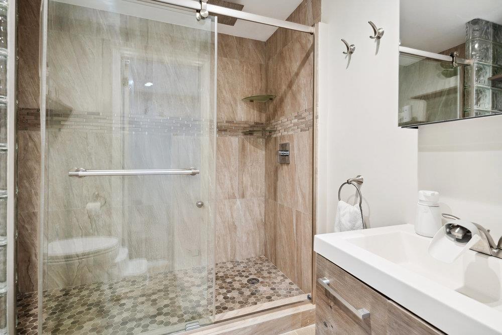 27 The Mews, Syosset, New York image 27