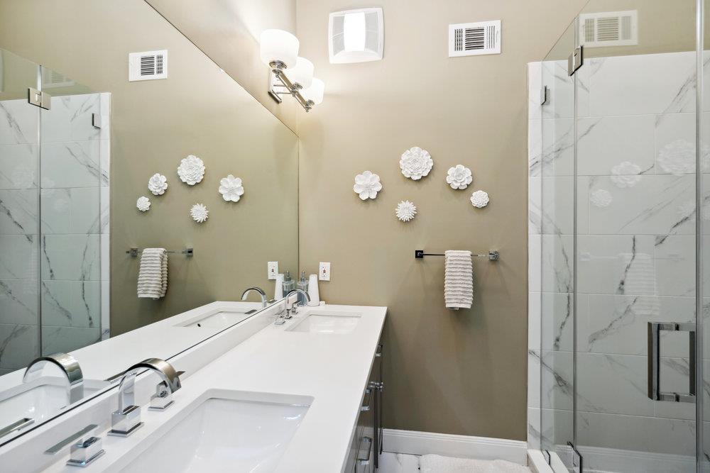27 The Mews, Syosset, New York image 21