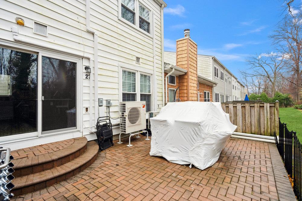 27 The Mews, Syosset, New York image 31