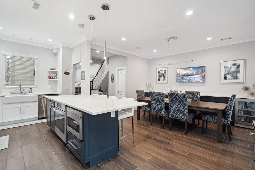 27 The Mews, Syosset, New York image 6