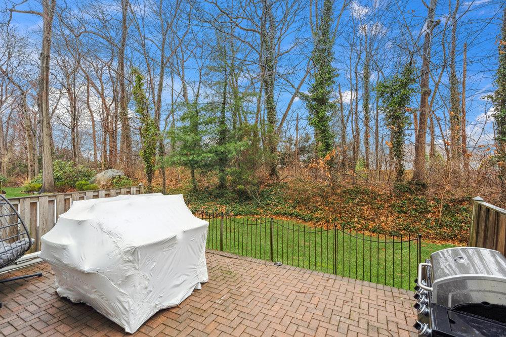 27 The Mews, Syosset, New York image 30
