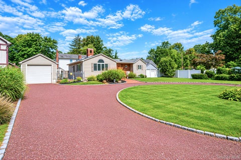 Photo of 37 Florence Avenue, Smithtown, NY 11787 (MLS # 1064946)