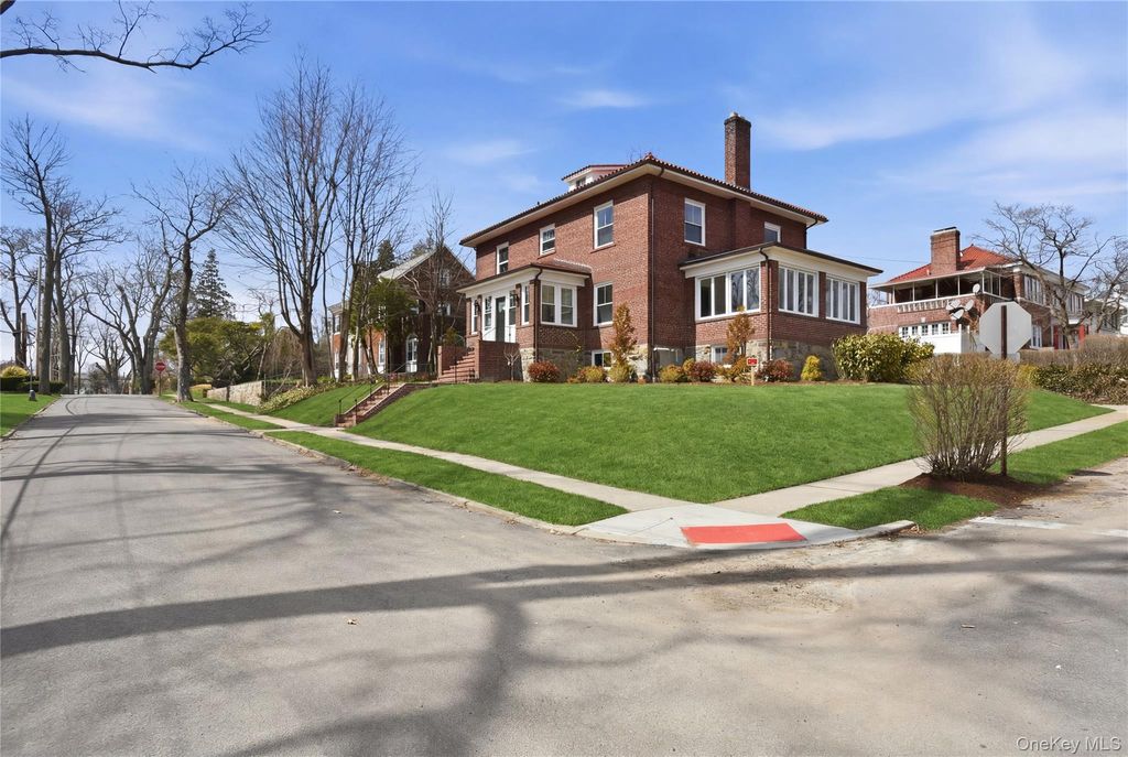 Photo of 55 Stuyvesant Plaza, Mount Vernon, NY 10552 (MLS # 978104)