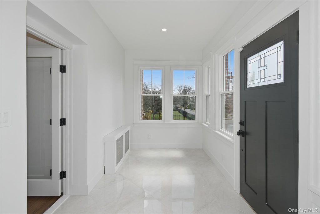 Photo of 55 Stuyvesant Plaza, Mount Vernon, NY 10552 (MLS # 978104)