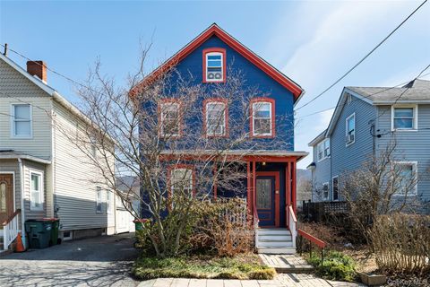 Homes For Sale - 39 N Chestnut Street<br/> Beacon, NY 12508