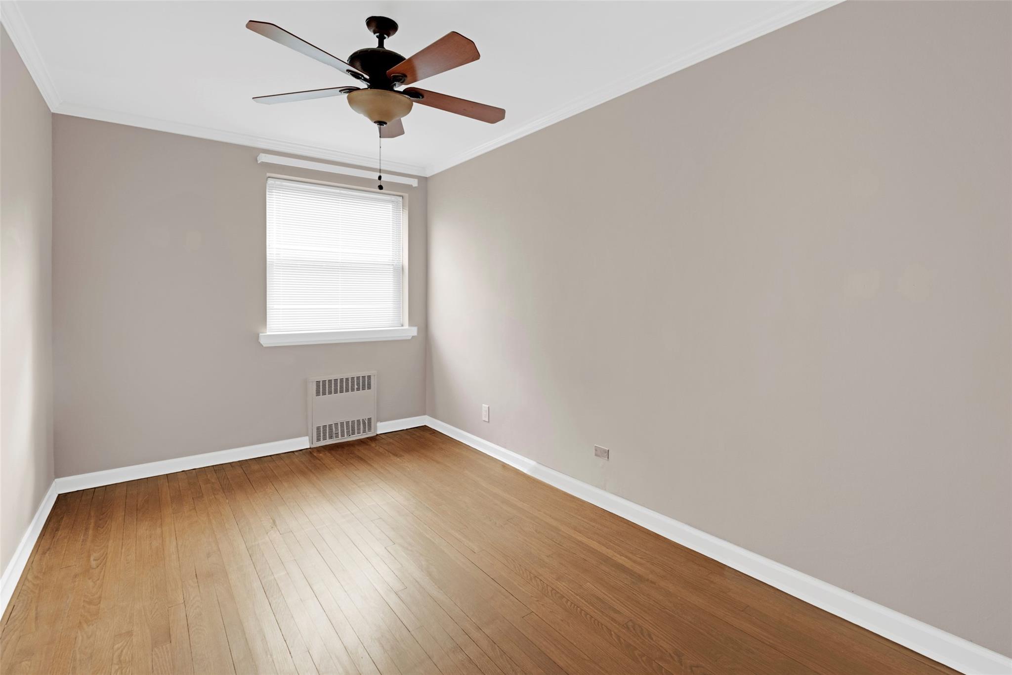 162-21 Powells Cove Boulevard #3D, Beechhurst, New York image 11