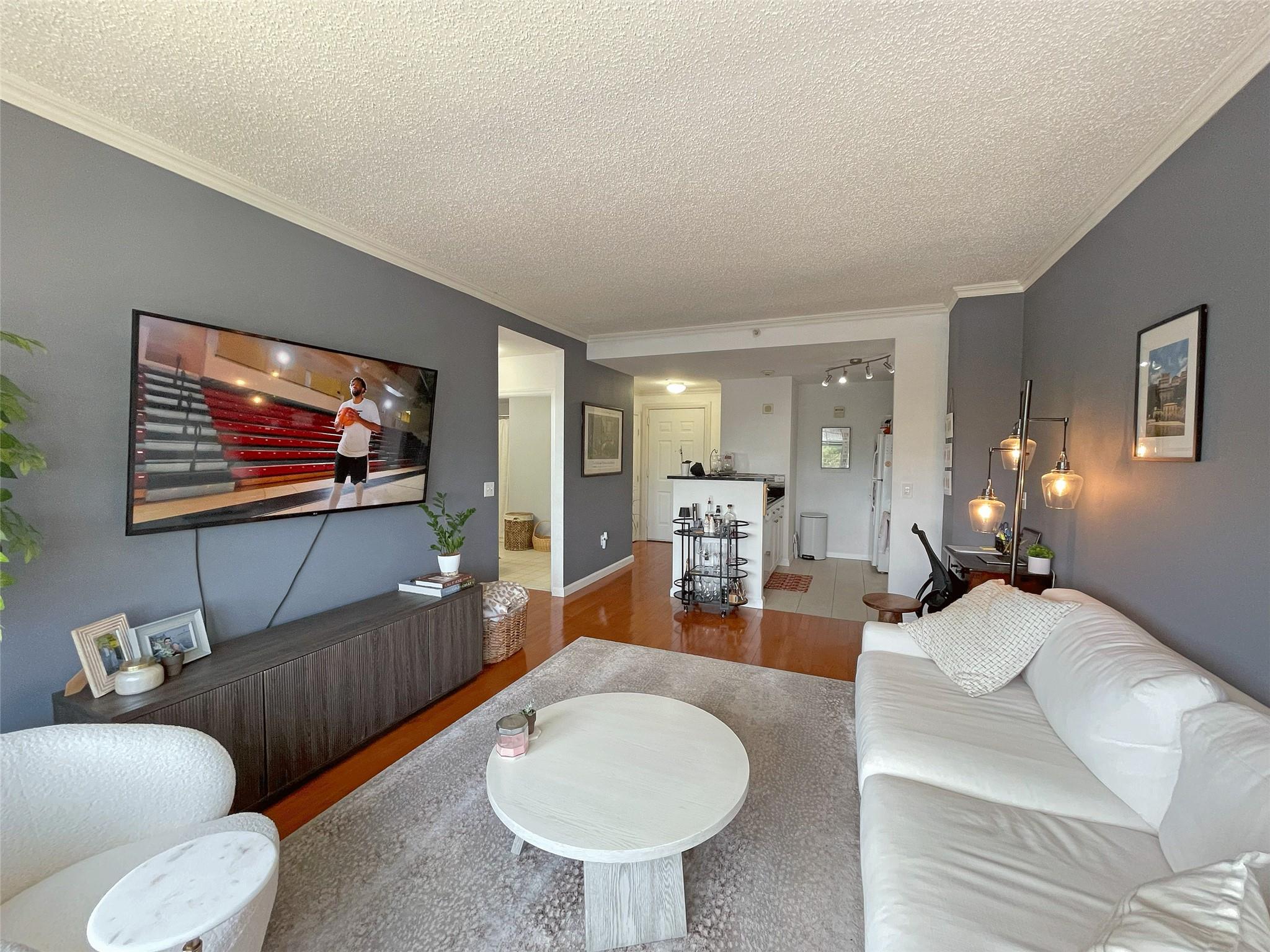300 Mamaroneck Avenue 716