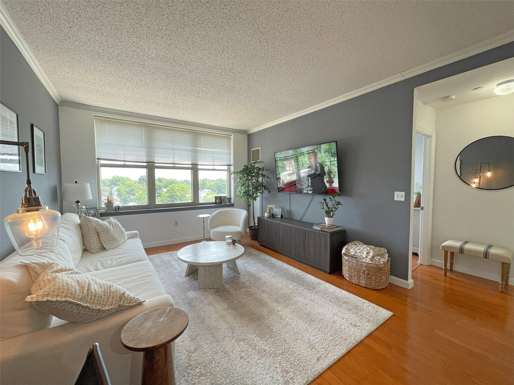 300 Mamaroneck Avenue 716