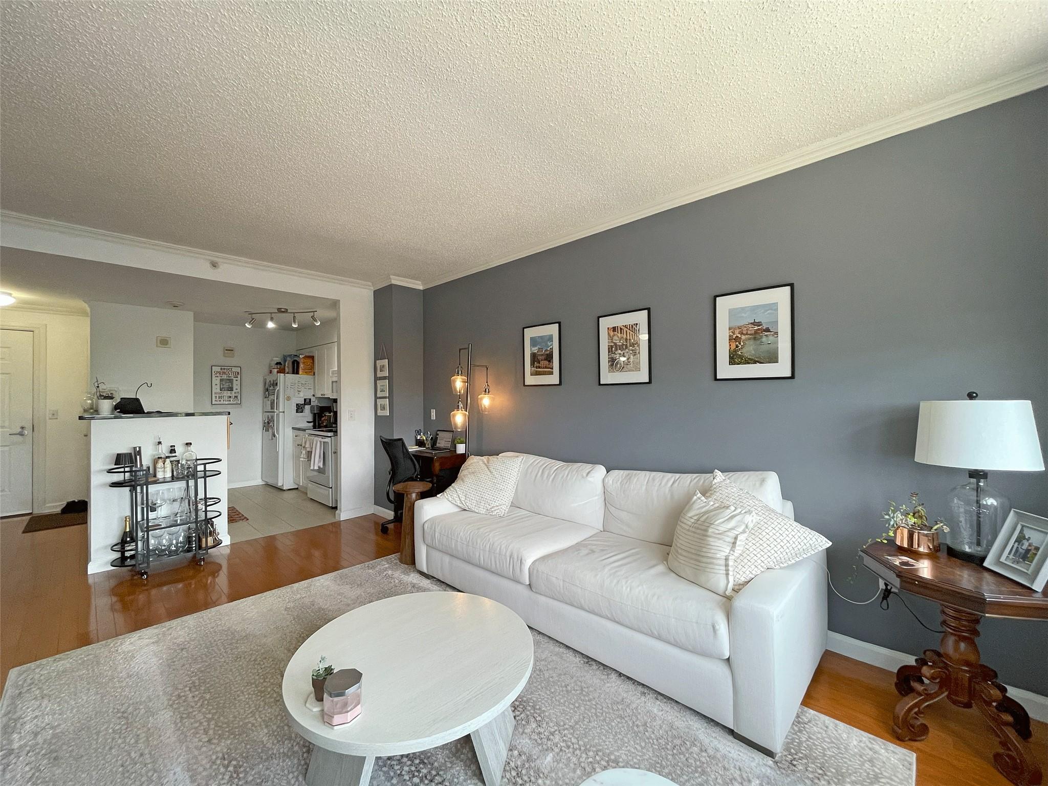 300 Mamaroneck Avenue 716