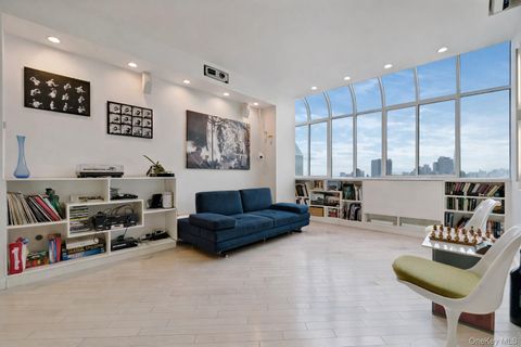 Photo of 310 E 46th Street #PHT, New York (Manhattan), NY 10017 (MLS # 967717)