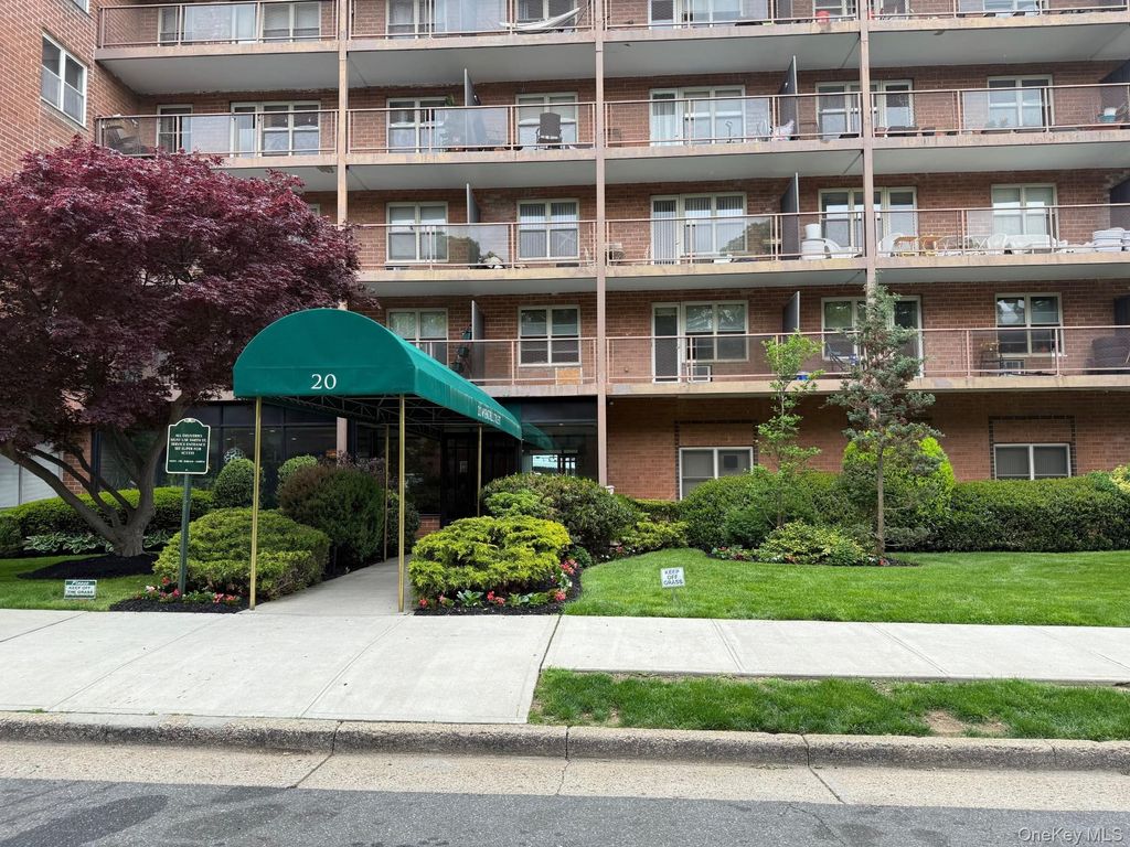 Photo of 20 Wendell Street #34E, Hempstead, NY 11550 (MLS # 1001428)