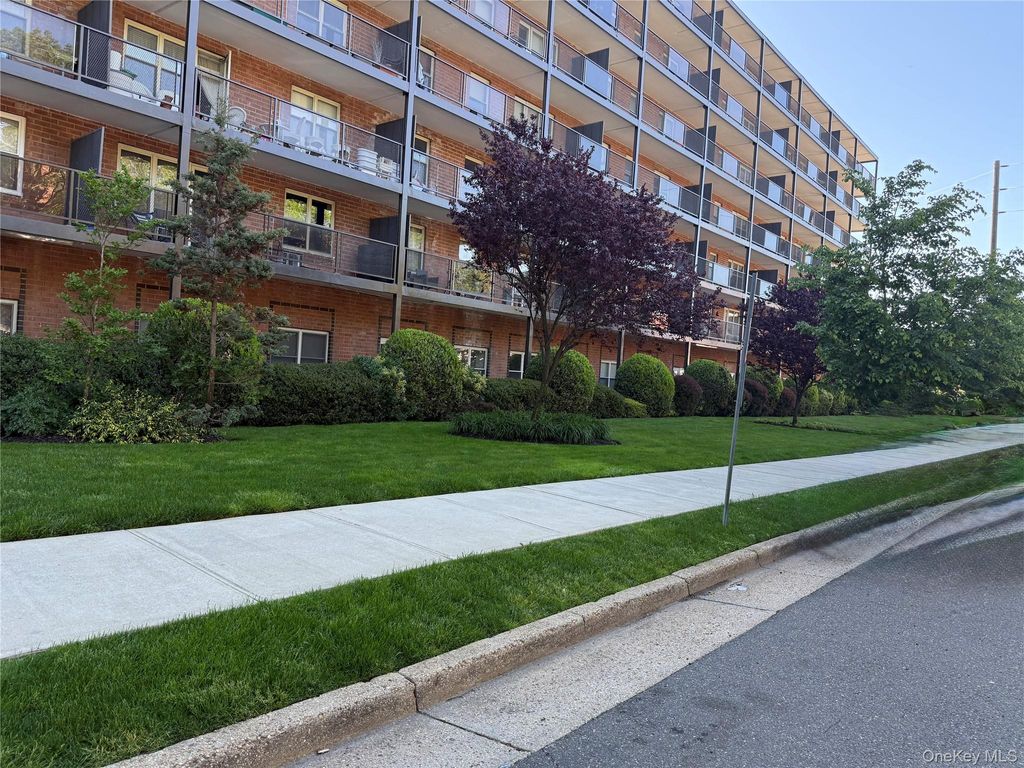 Photo of 20 Wendell Street #34E, Hempstead, NY 11550 (MLS # 1001428)