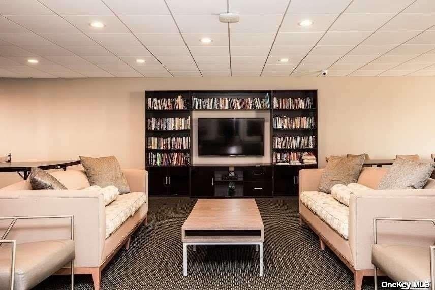 Long Beach, New York 11561, United States, 2 Bedrooms Bedrooms, ,2 BathroomsBathrooms,Residential,Active,87500