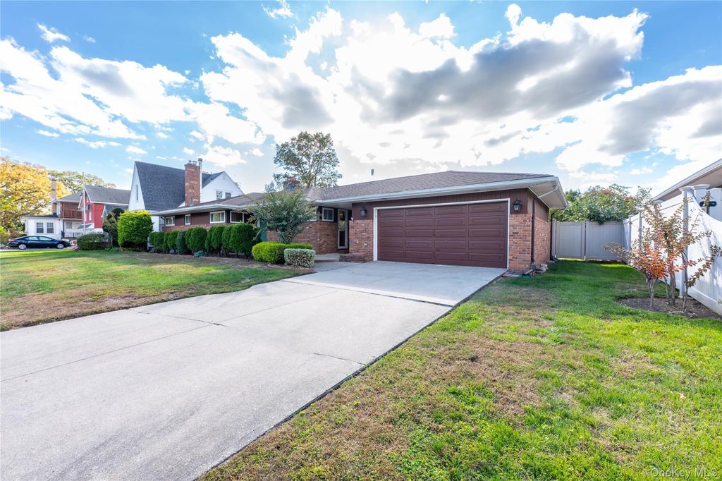 Photo of 2860 Lenox Road, Oceanside, NY 11572 (MLS # 968079)