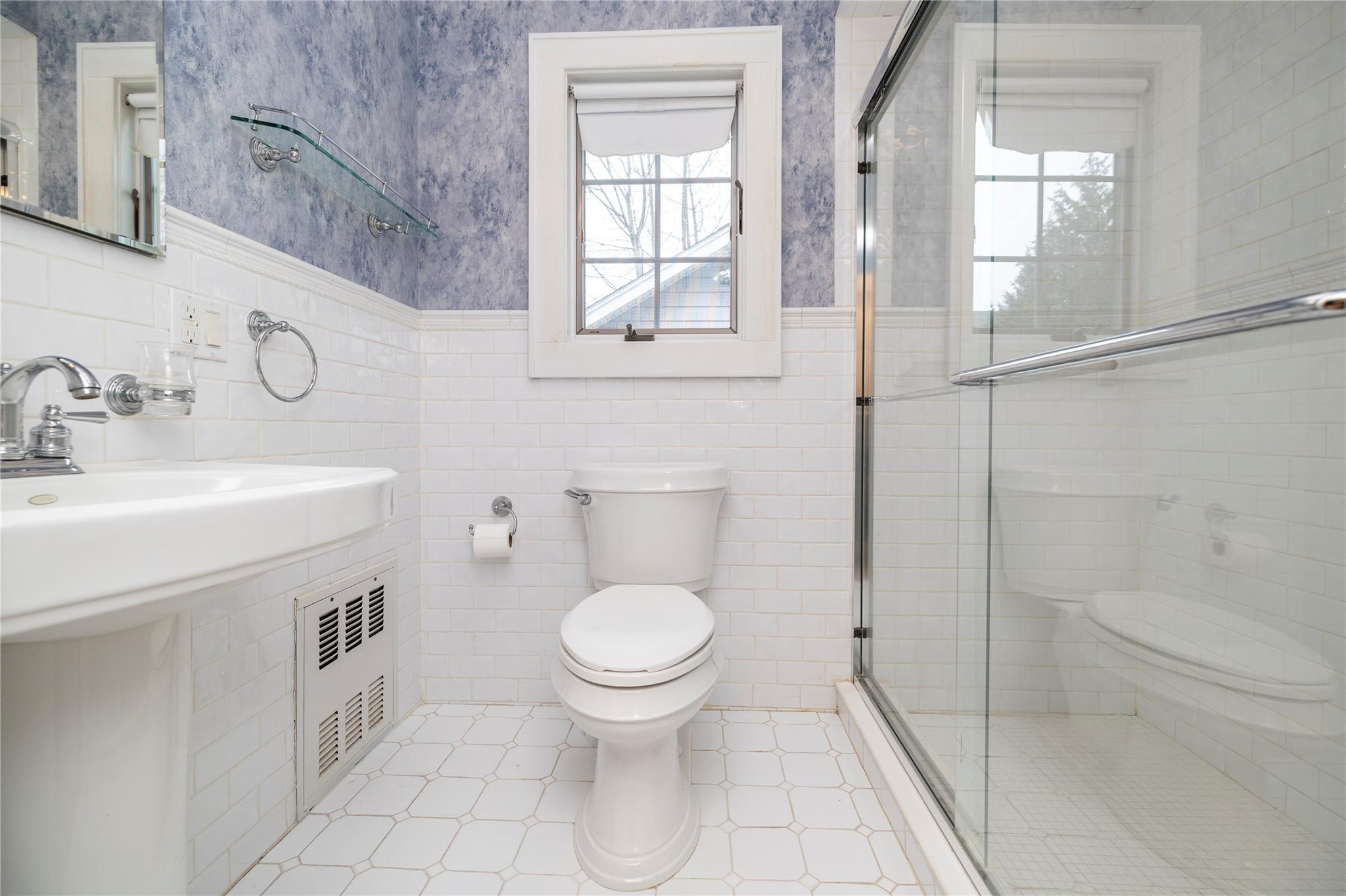 158 S Forest Avenue, Rockville Centre, New York image 14