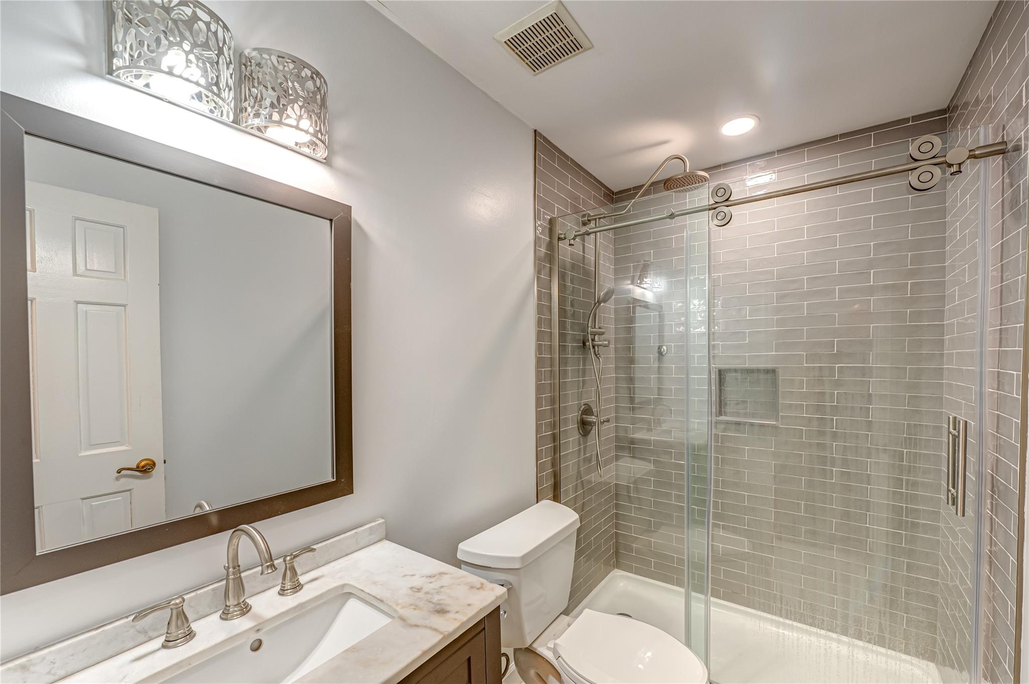 14 Whalers Cove, Babylon, New York image 10