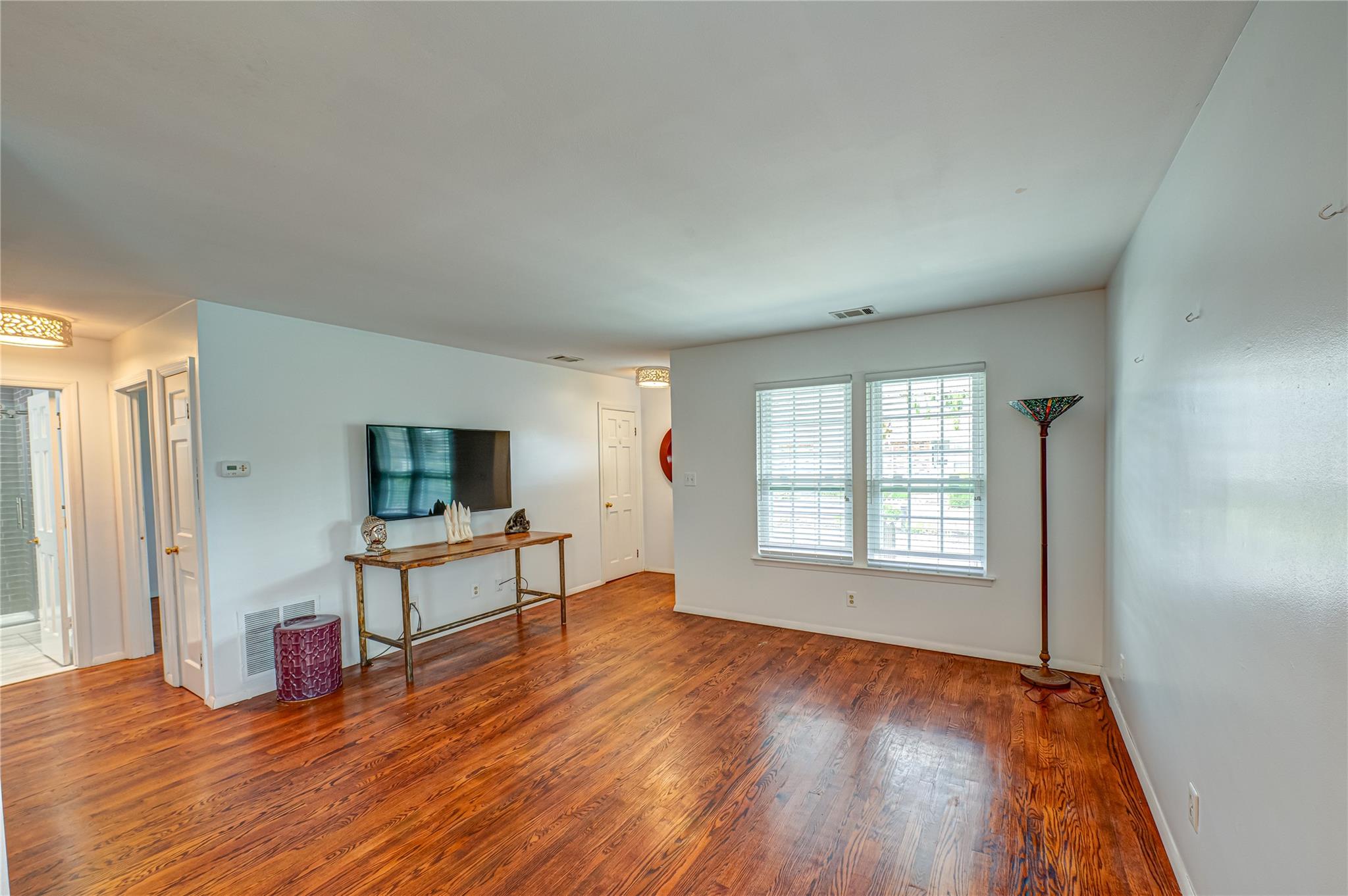 14 Whalers Cove, Babylon, New York image 4