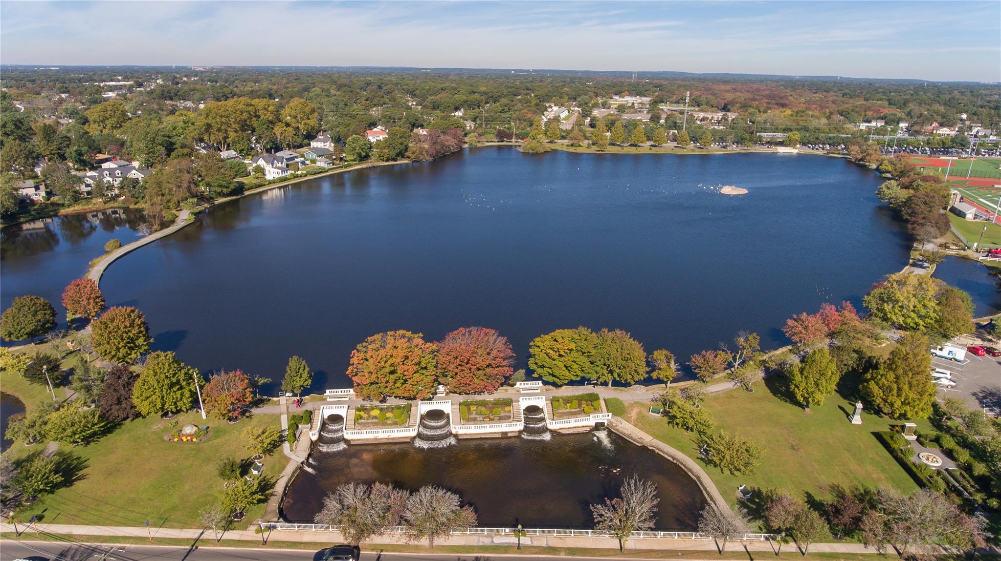 14 Whalers Cove, Babylon, New York image 14