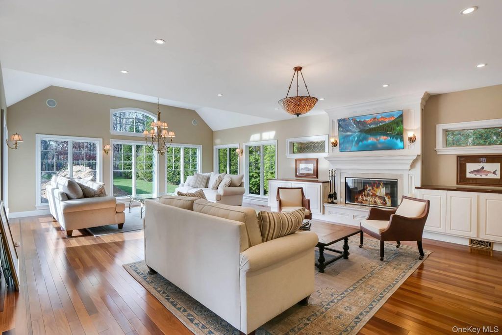 Photo of 30 Post Fields Lane, Quogue, NY 11959 (MLS # 986755)