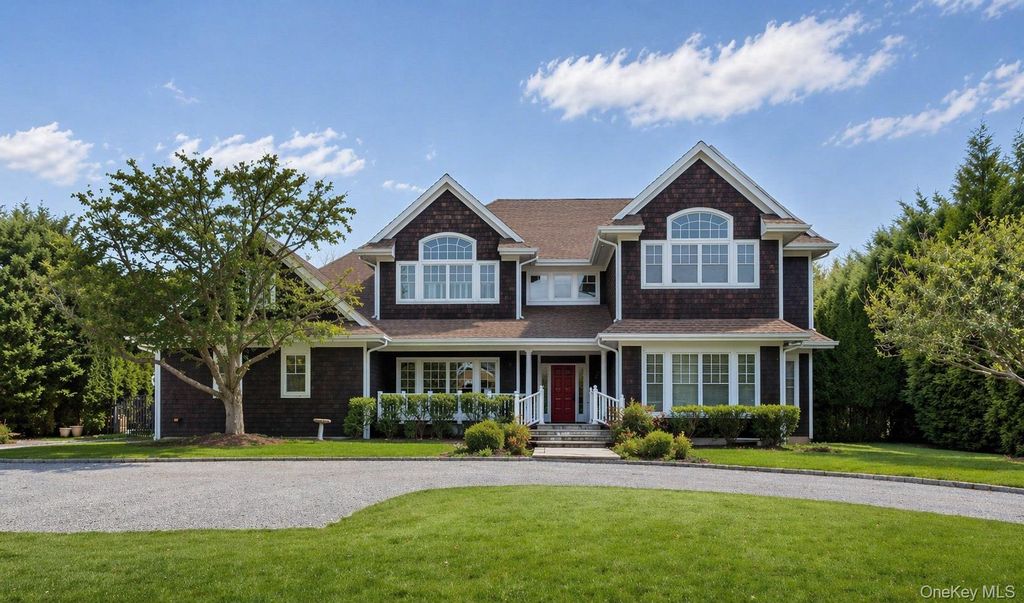 Photo of 30 Post Fields Lane, Quogue, NY 11959 (MLS # 986755)