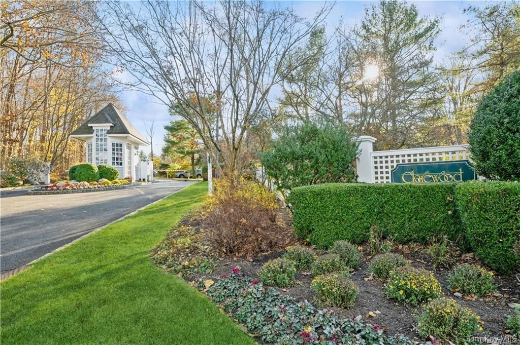 Photo of 6 Berrybush Lane #6, Hastings-on-Hudson, NY 10706 (MLS # 946585)