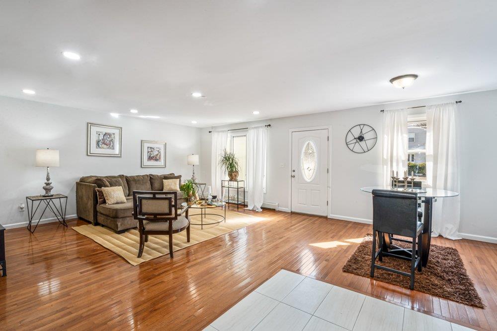 15 Iroquois Avenue, Selden, New York image 1