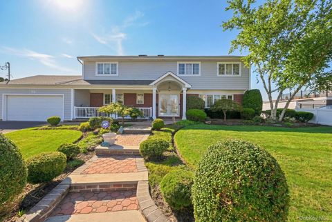 133 Thornwood Road Massapequa Park NY 11762