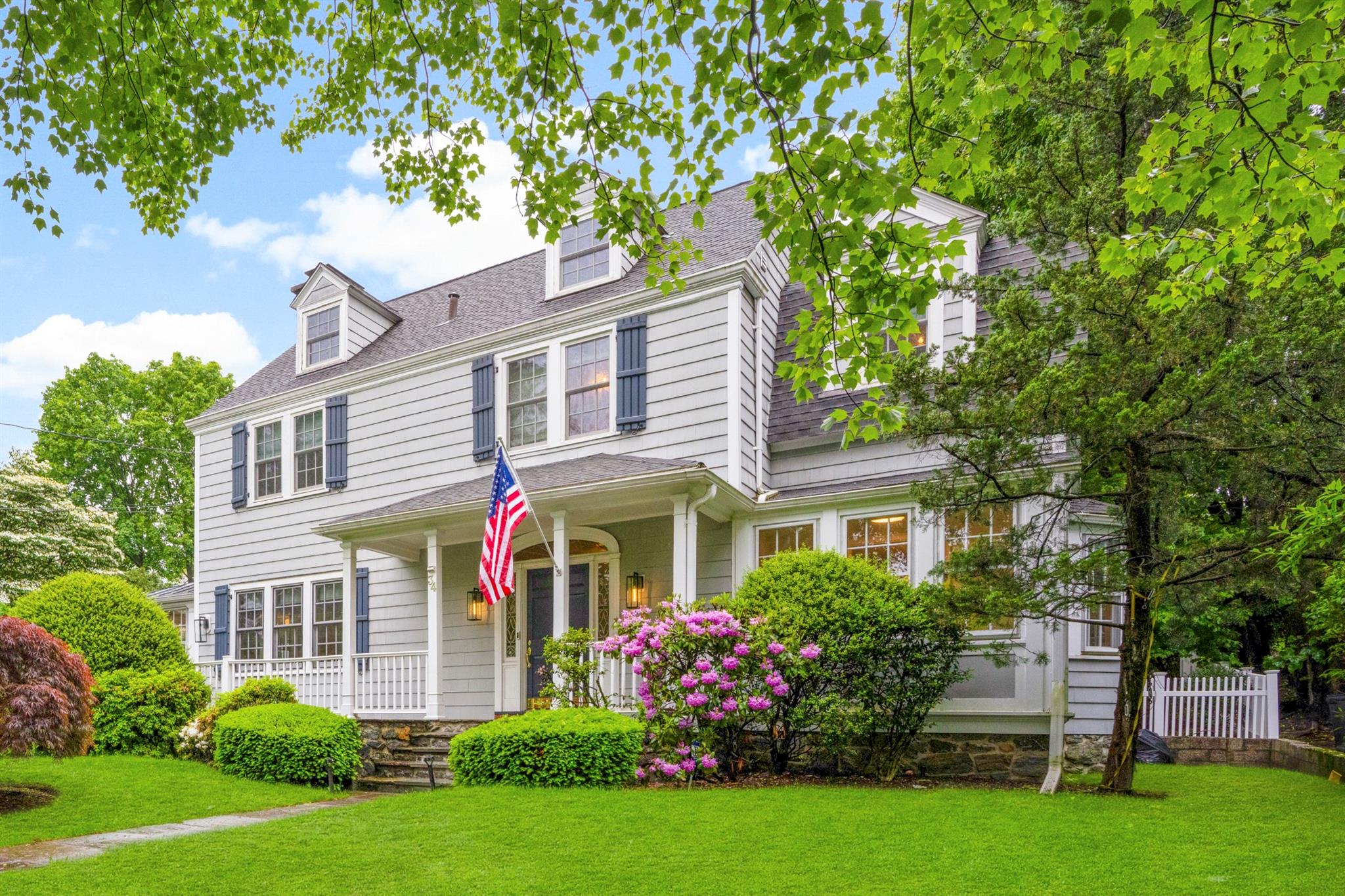 34 Edgewood Avenue, Larchmont, New York image 2