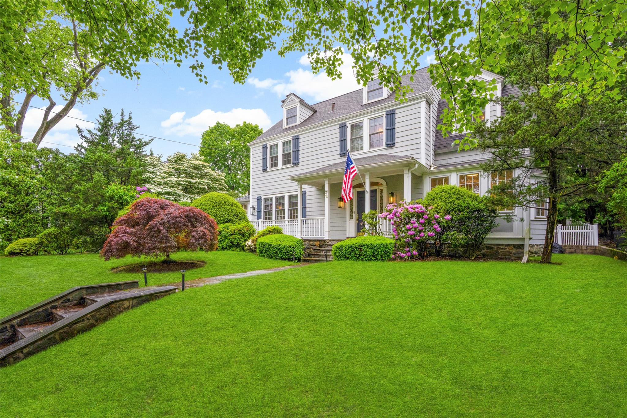 34 Edgewood Avenue, Larchmont, New York image 3