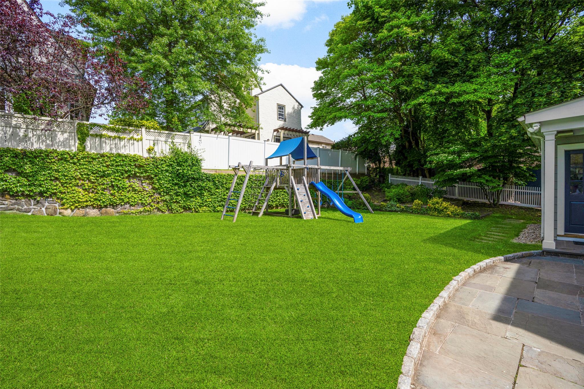 34 Edgewood Avenue, Larchmont, New York image 44