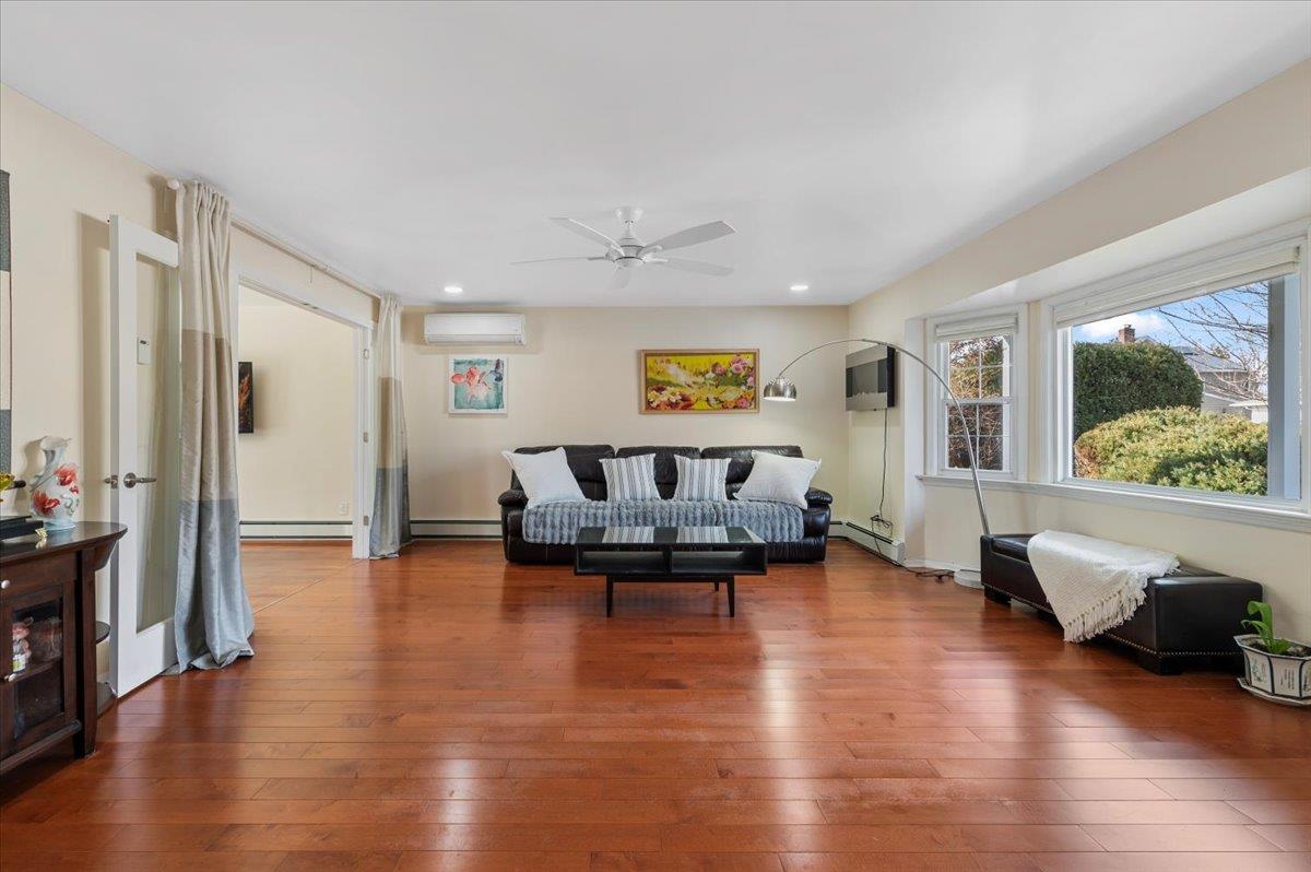 9 Albert Avenue, Syosset, New York image 2