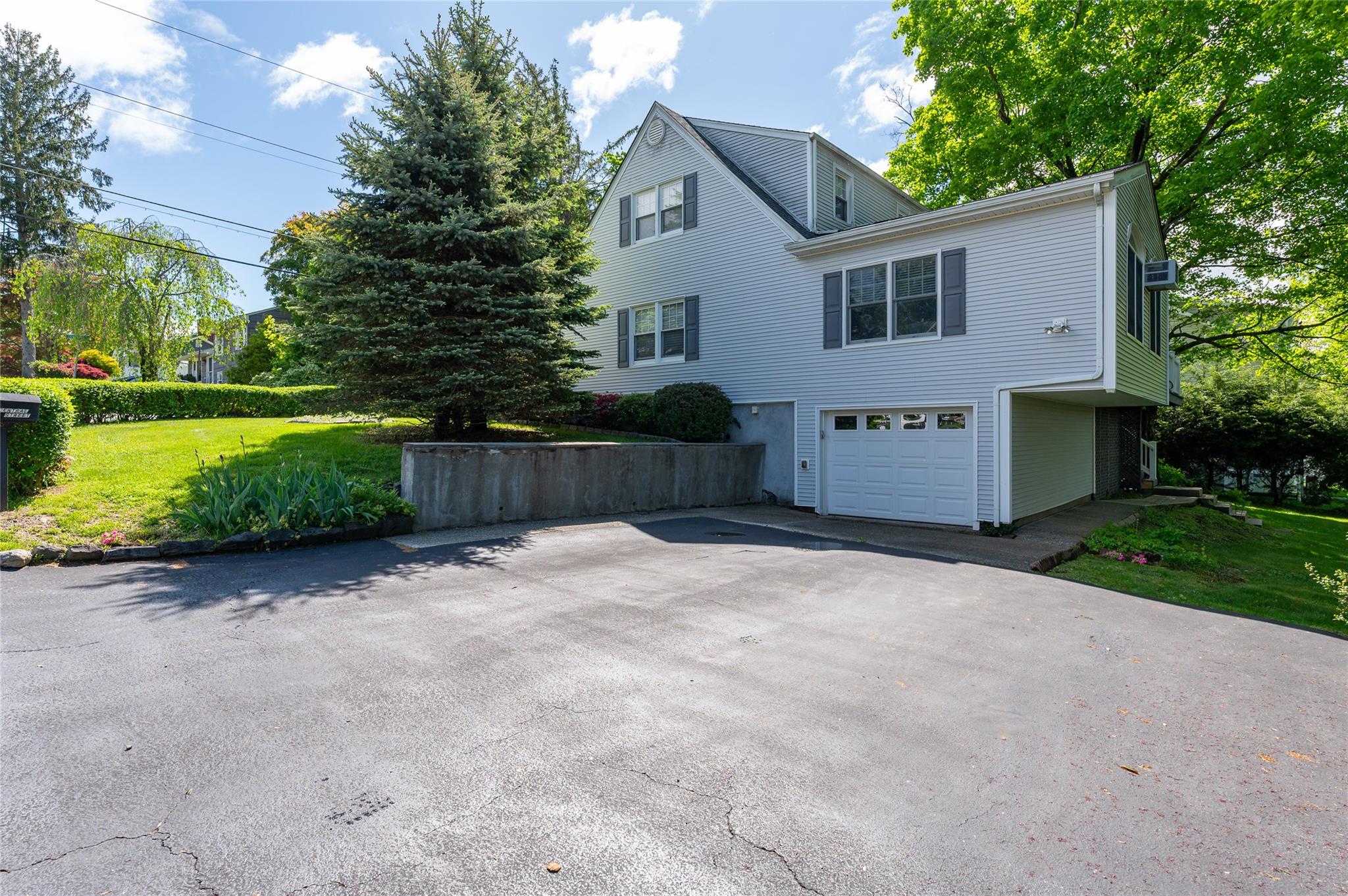 1711 Central Street, Yorktown Heights, New York image 5