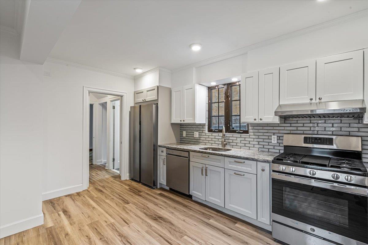 164-03 33rd Avenue, Flushing, New York image 17