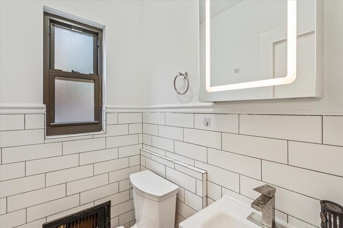 164-03 33rd Avenue, Flushing, New York image 31