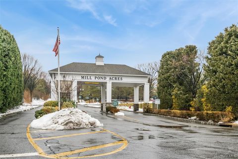 Condo For Sale - 92 Pond View Dr<br/> Port Washington, NY 11050