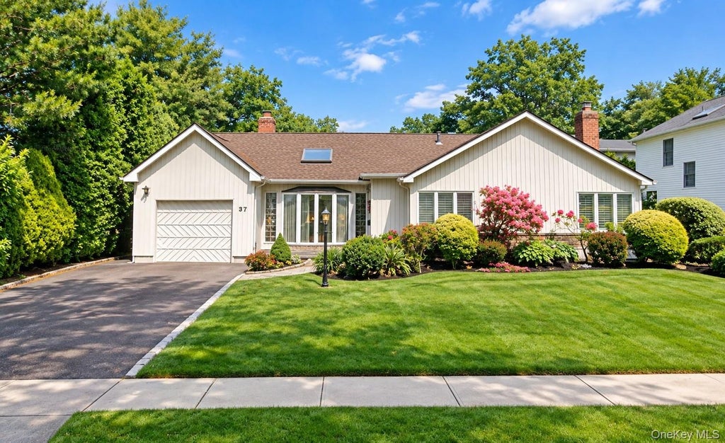 Photo of 37 Linden Street, Garden City, NY 11530 (MLS # 1054649)