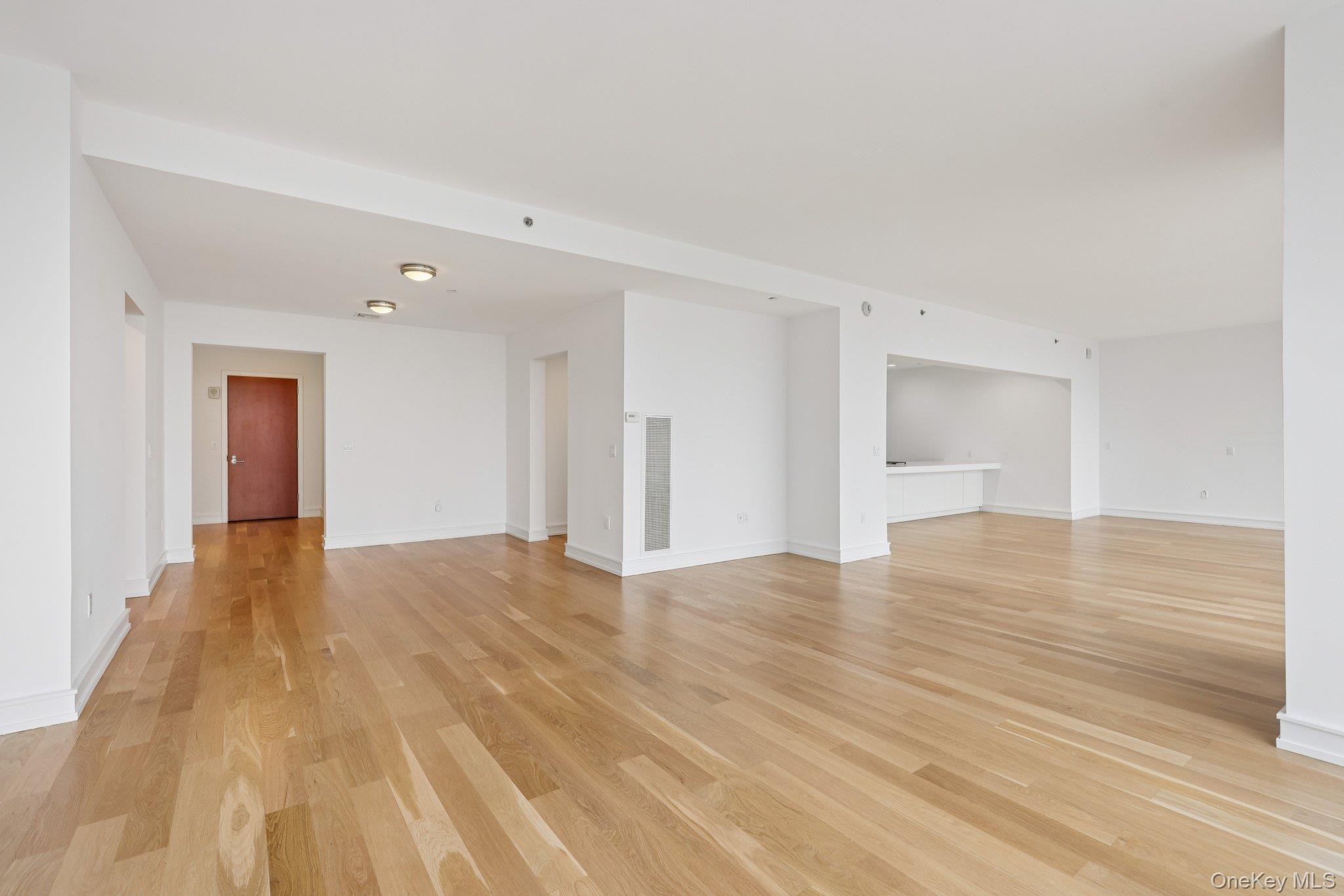 1 Renaissance Square PH5C
