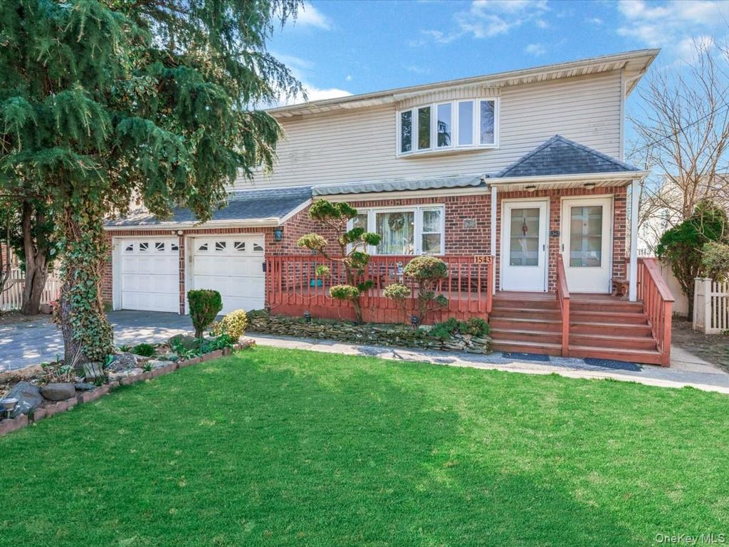 Photo of 1543 Sweetman Avenue, Elmont, NY 11003 (MLS # 986169)