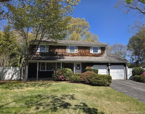 Photo of 7 Michael Place, Nesconset, NY 11767 (MLS # 1001234)