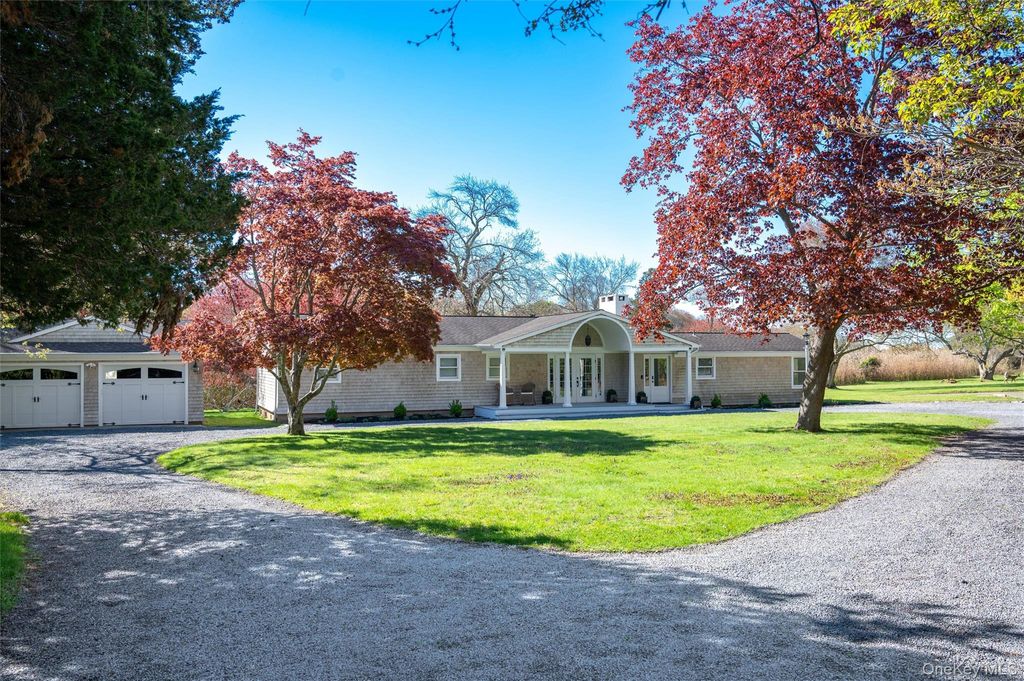 Photo of 111 South Country Road, Remsenburg, NY 11960 (MLS # 994875)