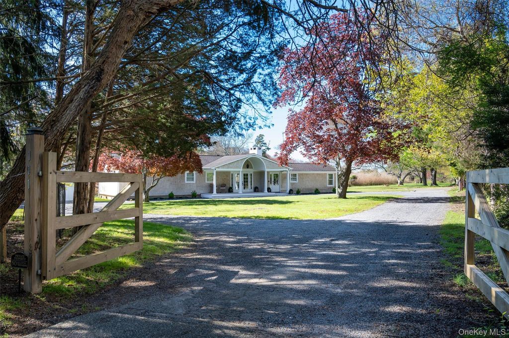 Photo of 111 South Country Road, Remsenburg, NY 11960 (MLS # 994875)