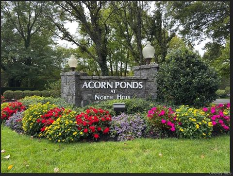 41 Fox Ridge Roslyn NY 11576