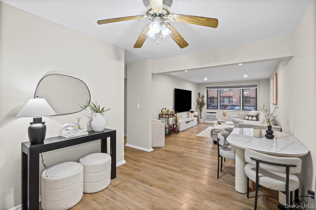 Photo of 1 Birchwood Court #1B, Mineola, NY 11501 (MLS # 1063363)