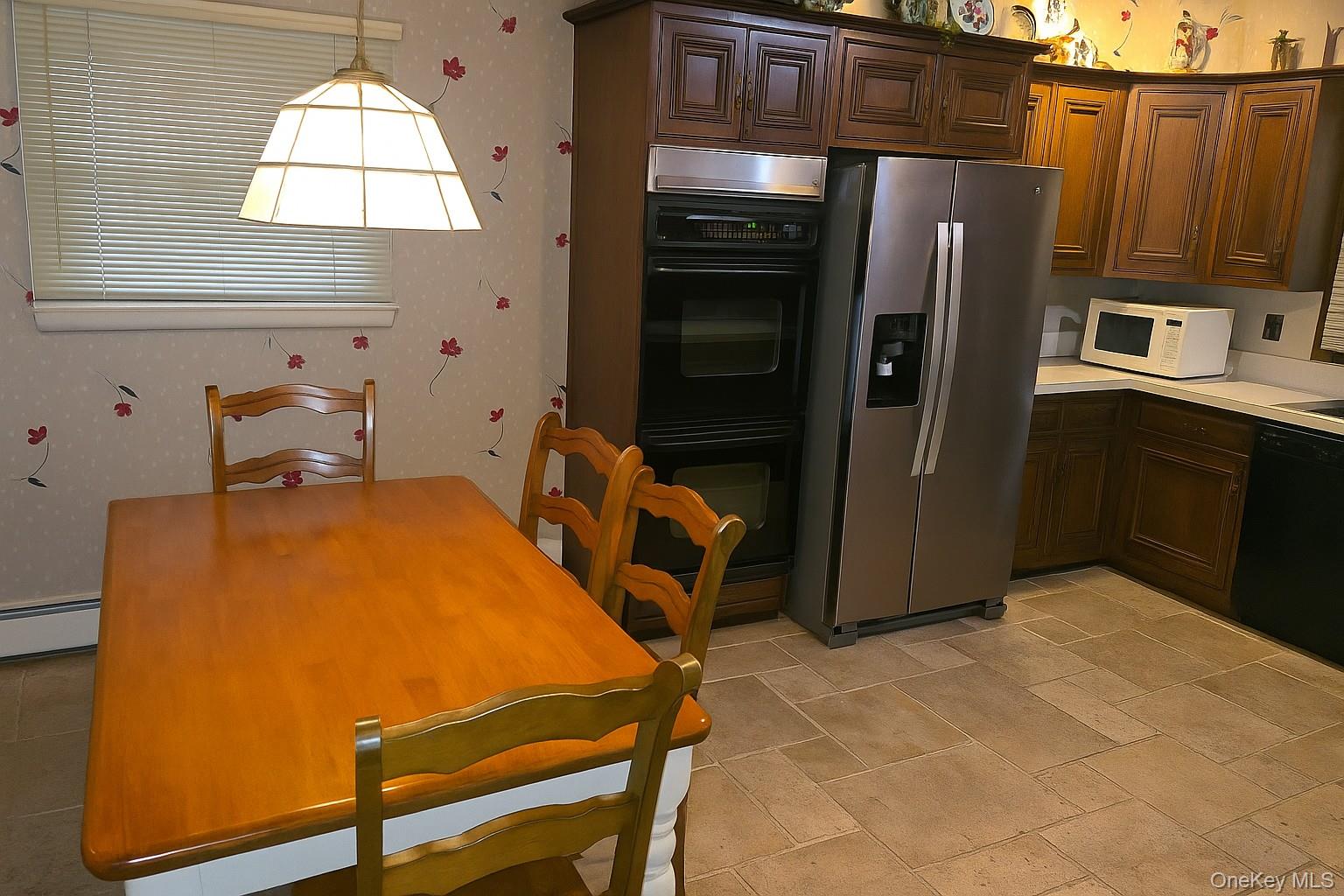 Elmont, New York 11003, United States, 5 Bedrooms Bedrooms, ,3 BathroomsBathrooms,Residential,Coming Soon,243949