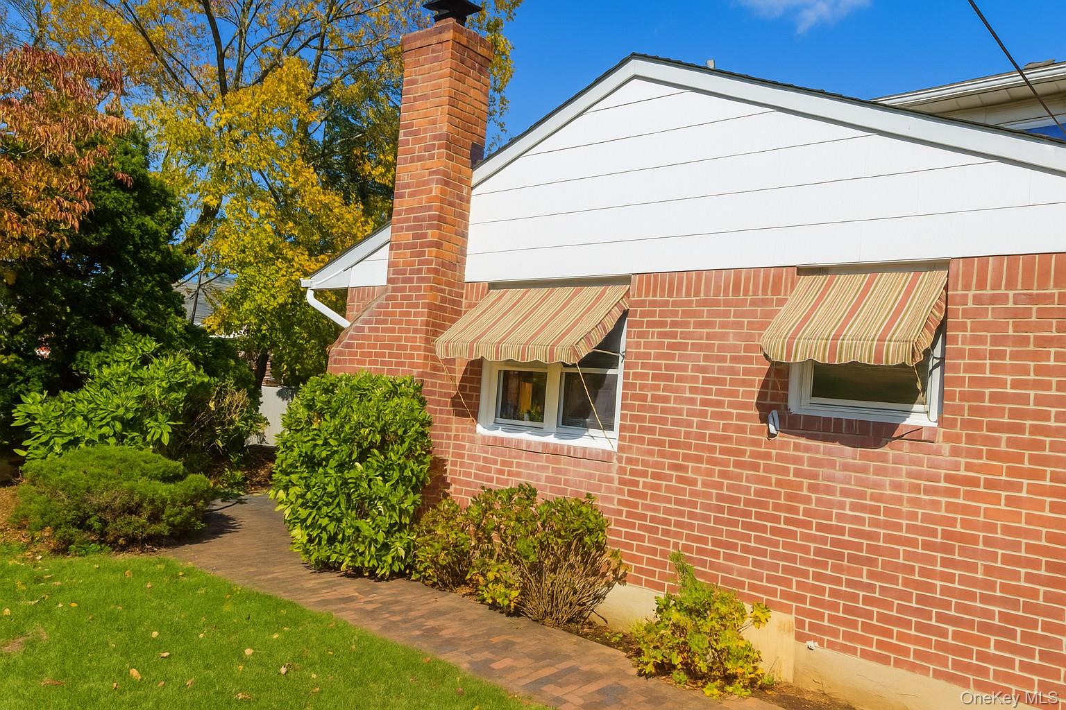 Elmont, New York 11003, United States, 5 Bedrooms Bedrooms, ,3 BathroomsBathrooms,Residential,Coming Soon,243949