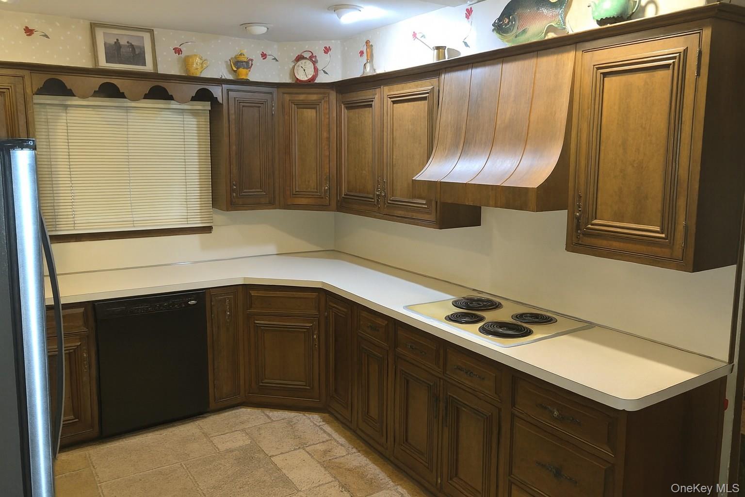 Elmont, New York 11003, United States, 5 Bedrooms Bedrooms, ,3 BathroomsBathrooms,Residential,Coming Soon,243949