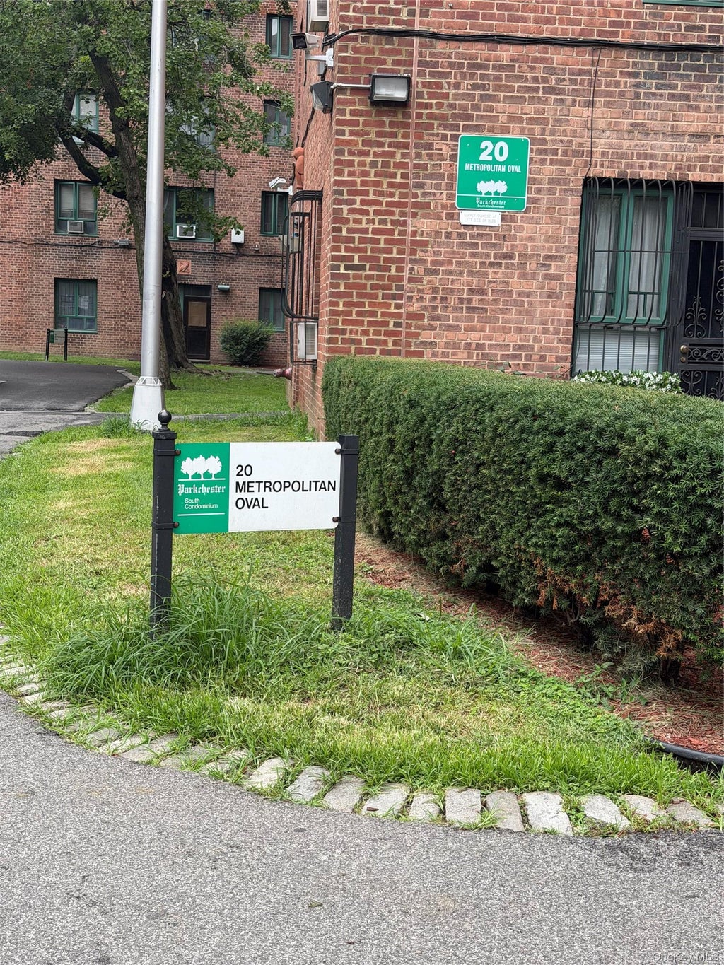 Photo of 20 Metropolitan Oval #5E, Bronx, NY 10462 (MLS # 1045892)