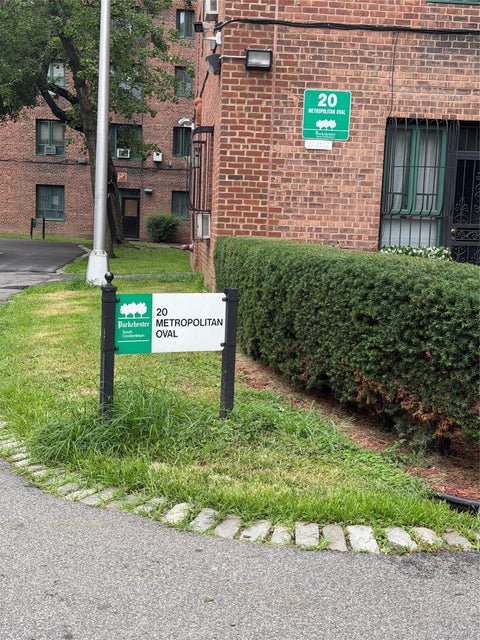 Photo of 20 Metropolitan Oval #5E, Bronx, NY 10462 (MLS # 1045892)
